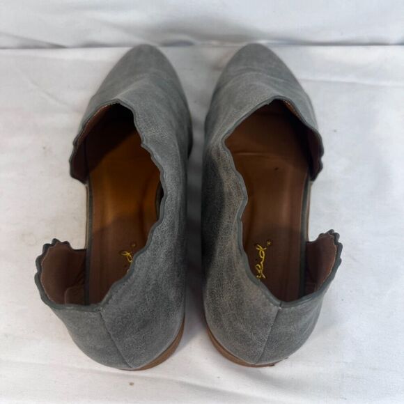 QUPID Gray Scalloped Edge Cut Out Side Slip On Flat Ankle Shoes Size 7.5 - Picture 4 of 9